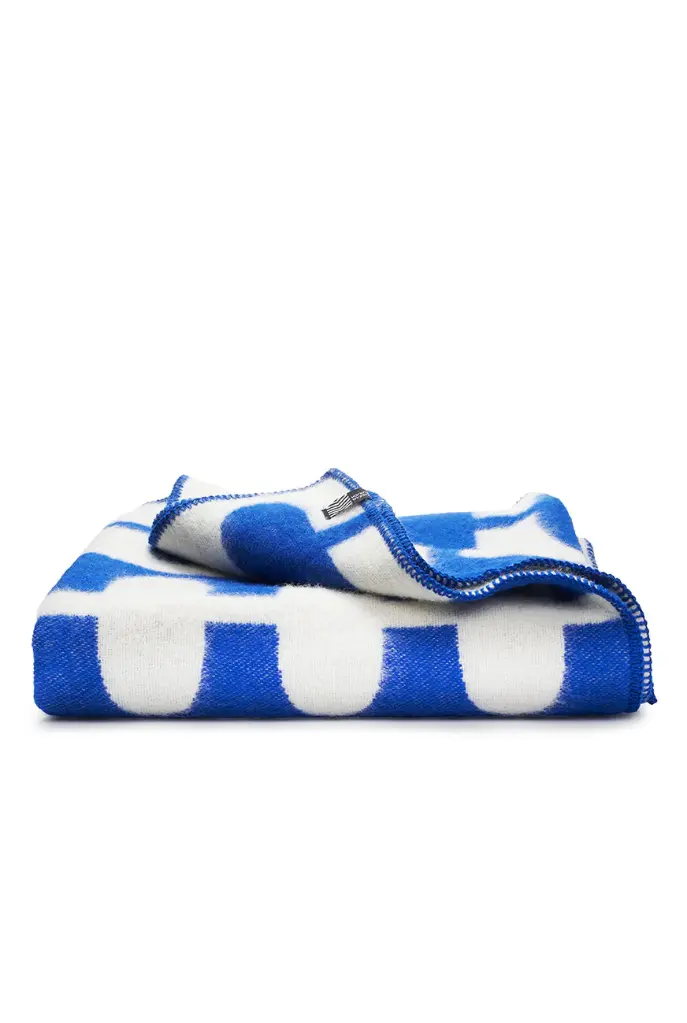Serra-Wool-Blanket-By-Nathalie-Du-Pasquier-George-Sowden-Nathalie-du-Pasquier-George-Sowden-4.webp