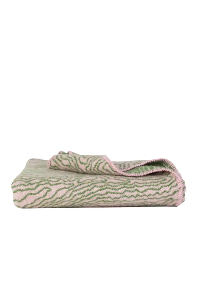 Earth-Wool-Blanket-by-Nathalie-Du-Pasquier-George-Sowden-Col_-Green-Pink-Nathalie-du-Pasquier-George-Sowden-4.webp