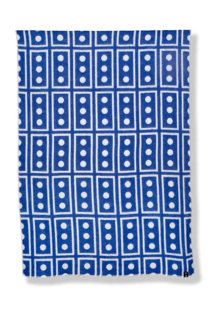 Japan-Wool-Blanket-By-Nathalie-Du-Pasquier-George-Sowden-Col_-Blue-White-Nathalie-du-Pasquier-George-Sowden-3.webp
