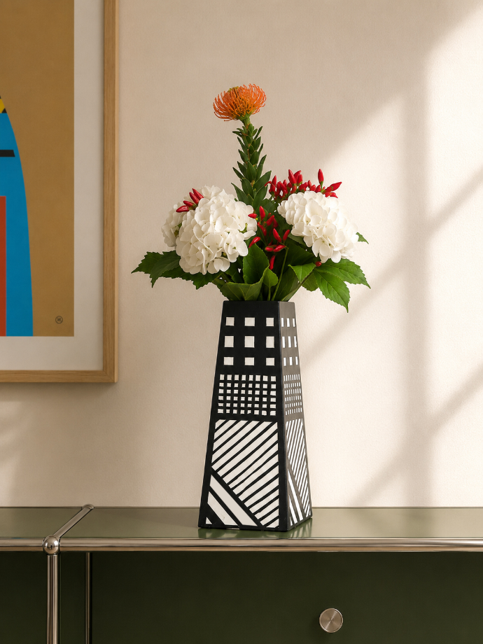 George Sowden for Memphis - Vase "Agosto"